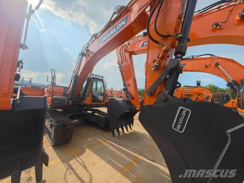 Doosan DX225 履带挖掘机