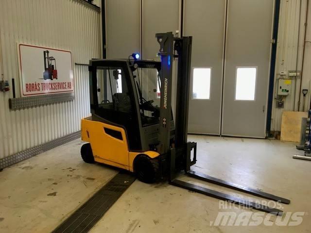 Jungheinrich EFG 320 电动叉车