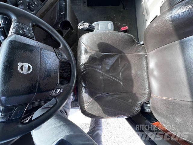 Volvo VNM 平板车