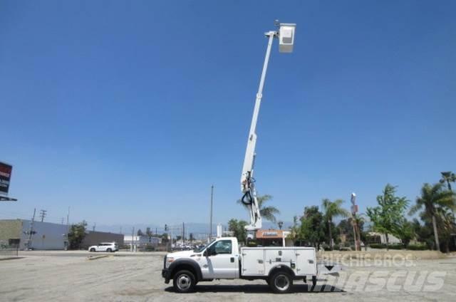 Ford F450 车载式高空作业车