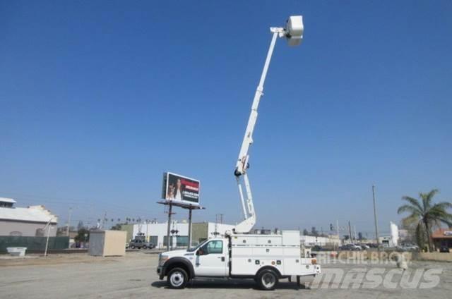Ford F550 车载式高空作业车