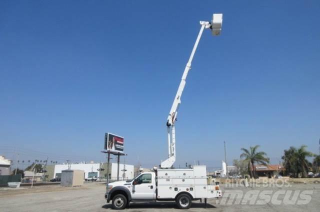 Ford F550 车载式高空作业车