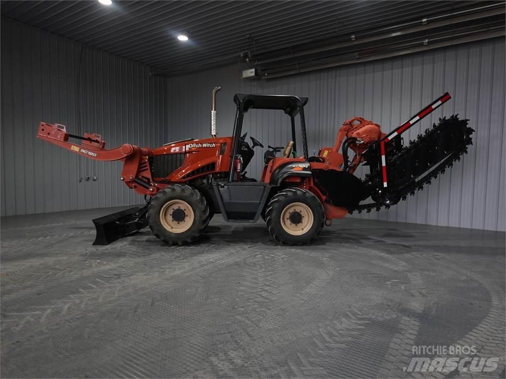 Ditch Witch RT120 挖沟机