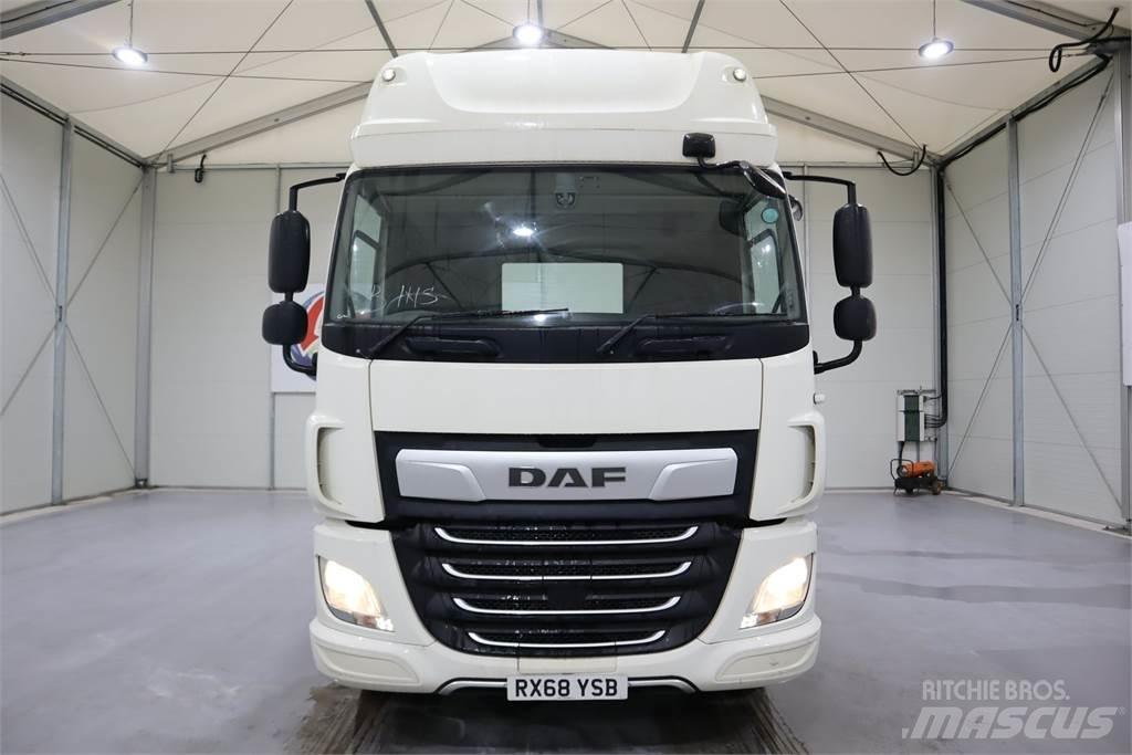 DAF CF450 牵引车