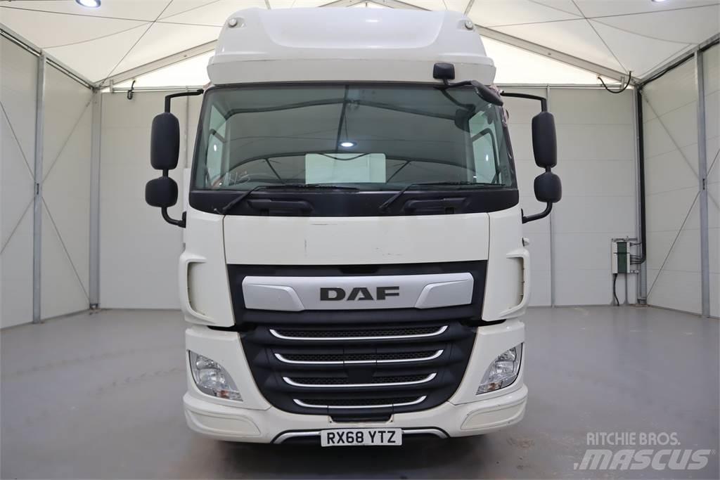 DAF CF450 牵引车