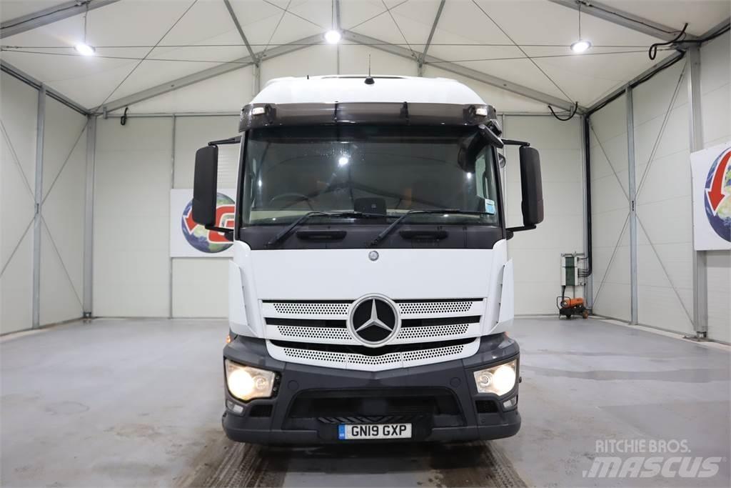Mercedes-Benz Actros 1840 牵引车