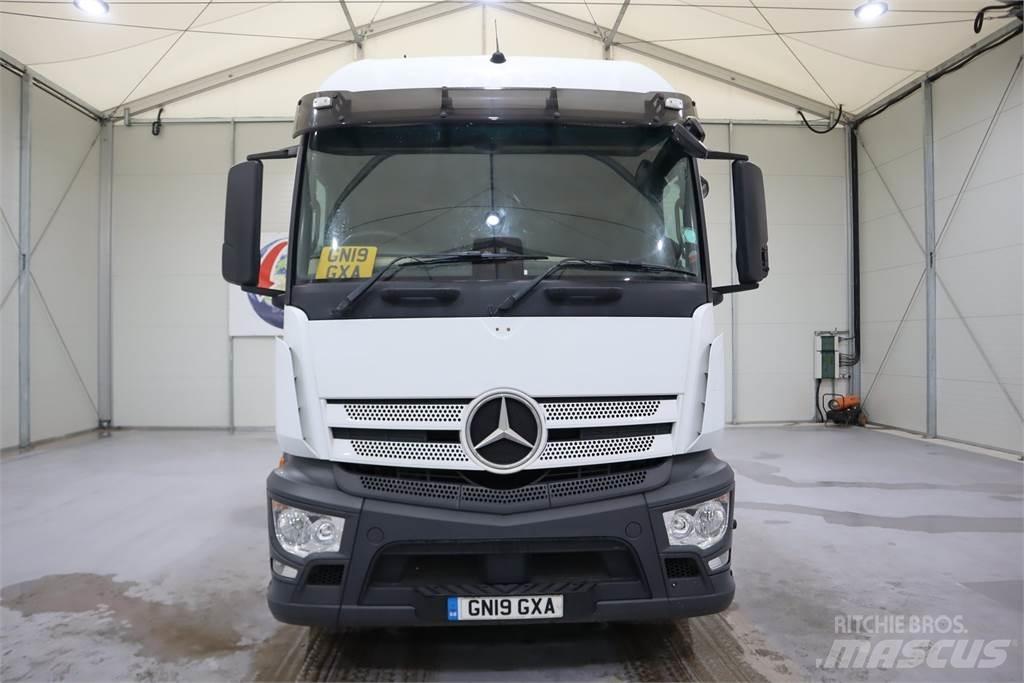 Mercedes-Benz Actros 1840 牵引车