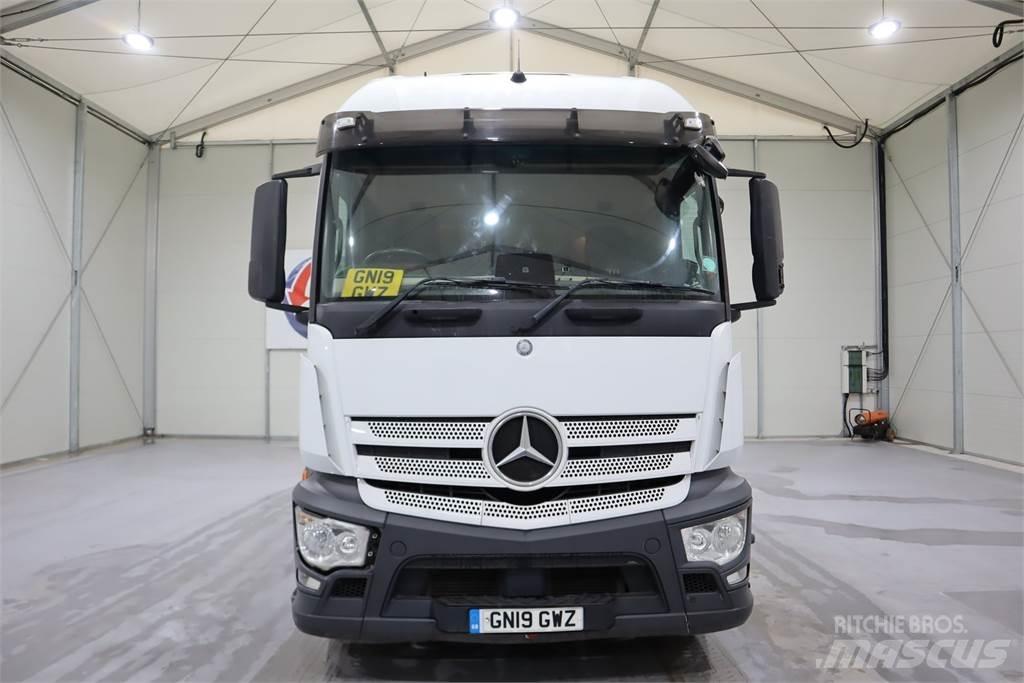 Mercedes-Benz Actros 1840 牵引车