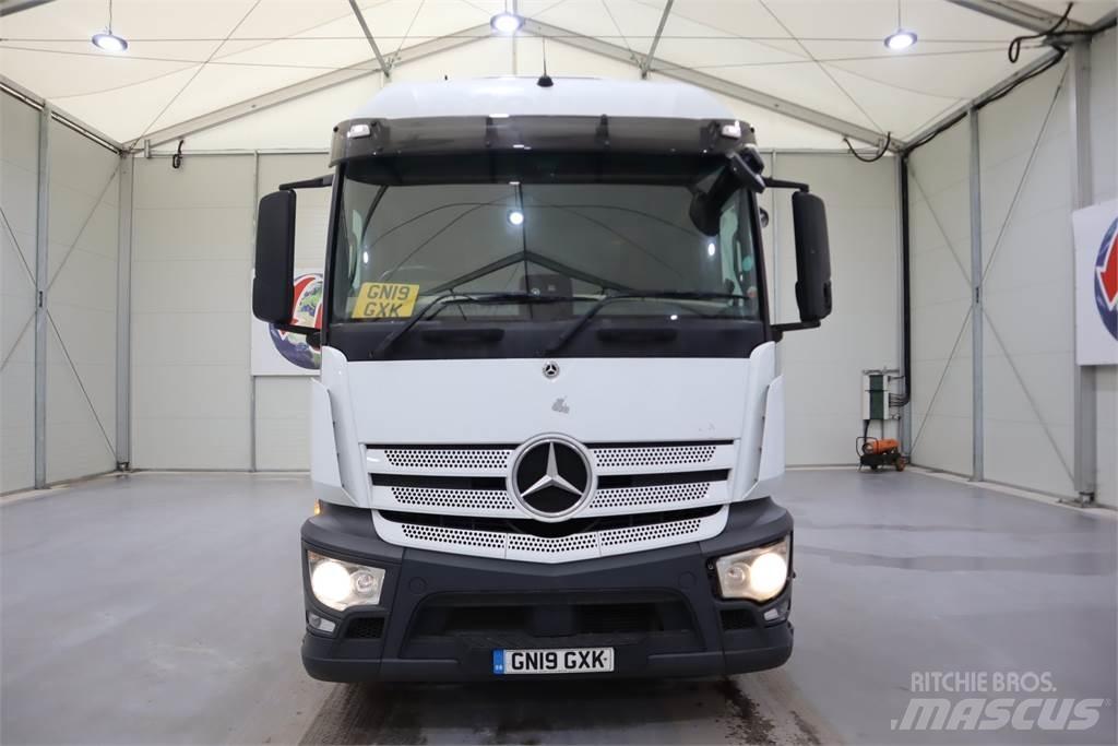 Mercedes-Benz Actros 1840 牵引车