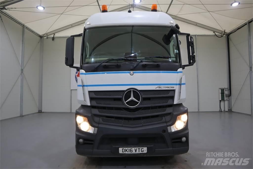 Mercedes-Benz ACTROS 2443 牵引车