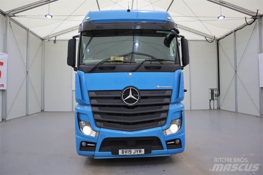 Mercedes-Benz Actros 2545 牵引车