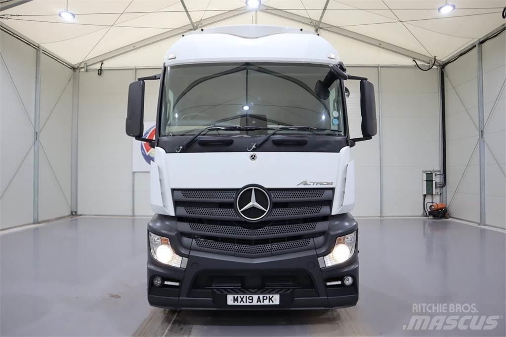 Mercedes-Benz Actros 2545 牵引车