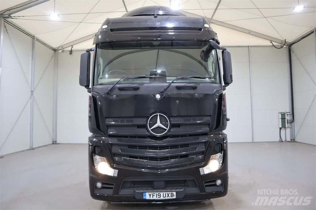 Mercedes-Benz Actros 2545 牵引车