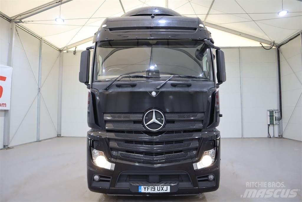 Mercedes-Benz Actros 2545 牵引车