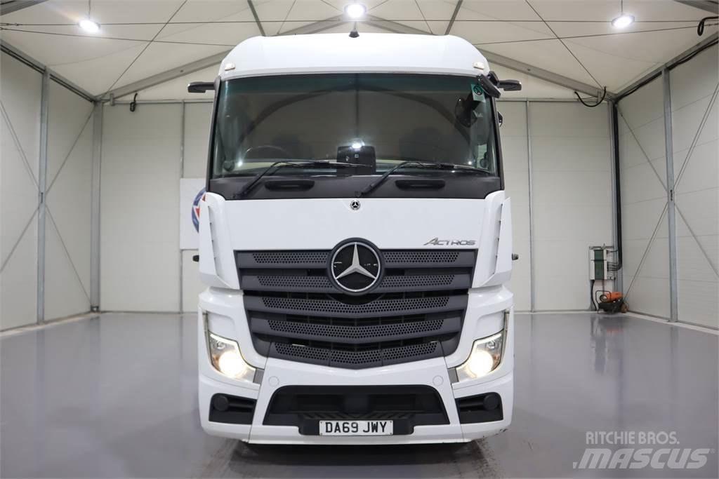Mercedes-Benz Actros 2545 牵引车