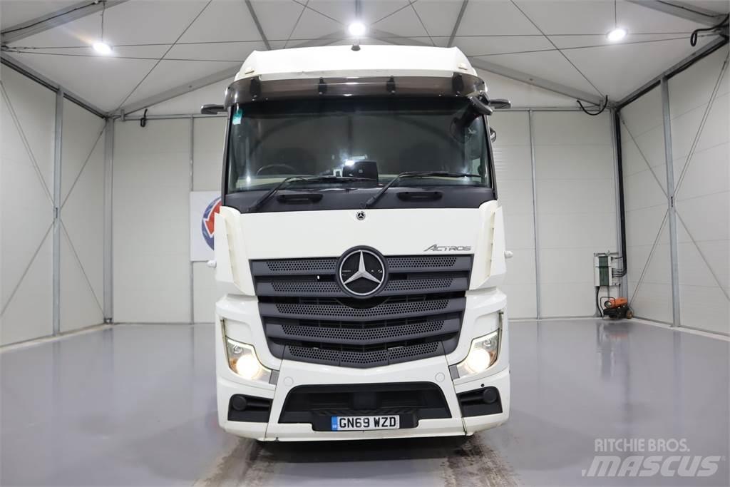 Mercedes-Benz Actros 2545 牵引车