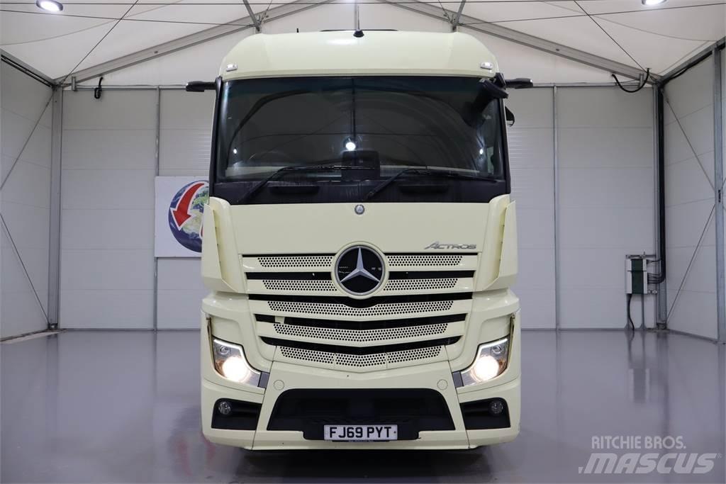 Mercedes-Benz Actros 2545 牵引车