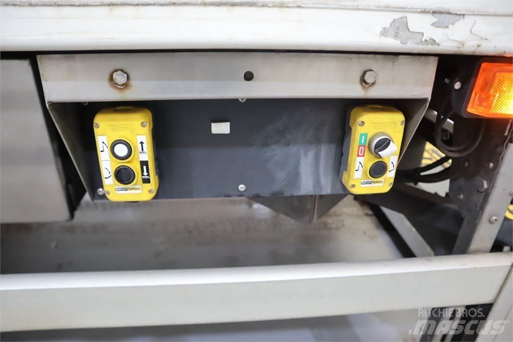 Scania P250 冷藏集装箱