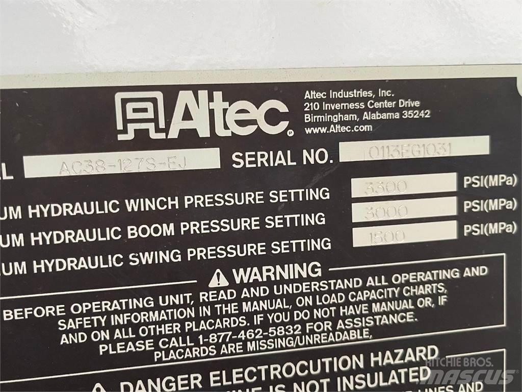 Altec  吊杆和铲斗