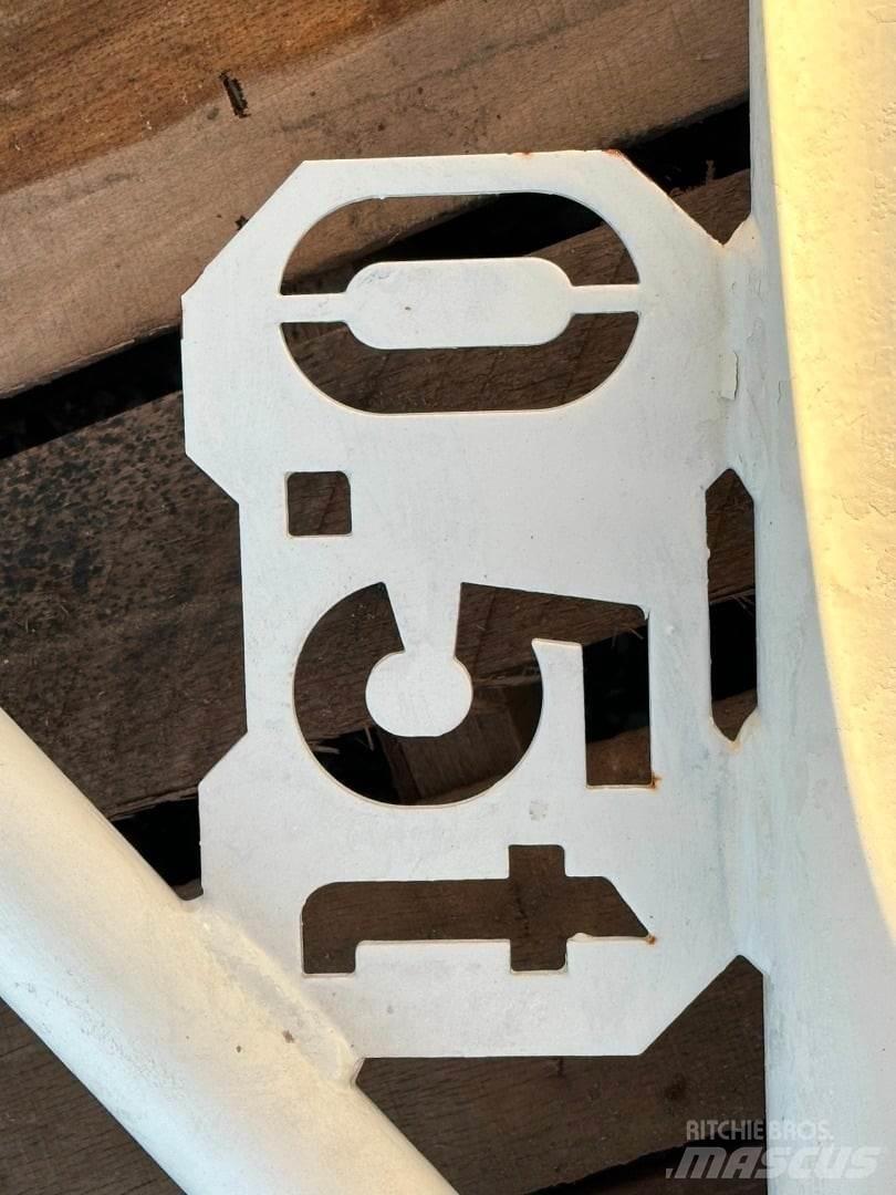 Demag  吊杆和铲斗