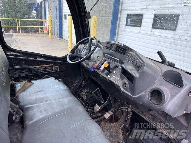 Kubota RTV1100 其他起重机