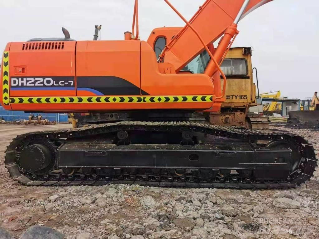 Doosan DH 220 履带挖掘机