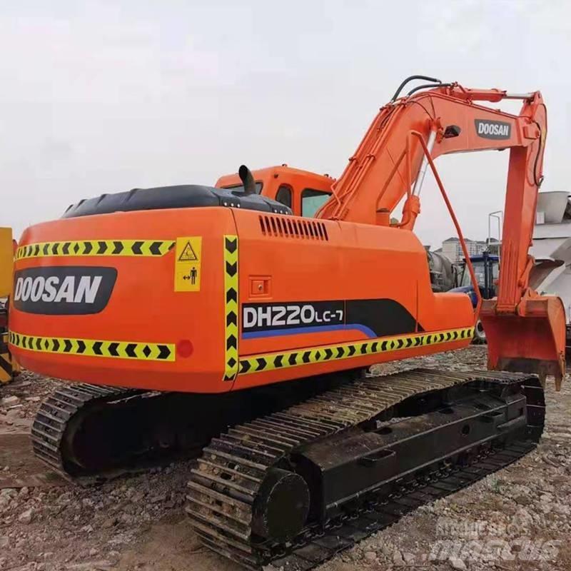 Doosan DH 220 履带挖掘机