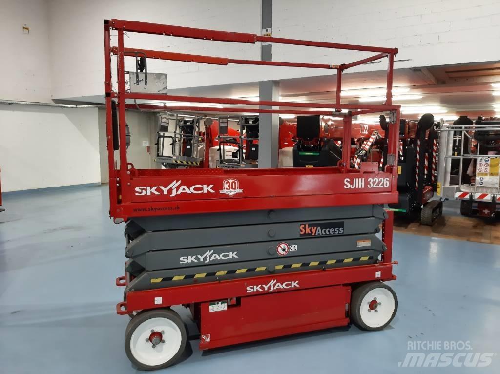 SkyJack SJIII 3226 剪叉式升降机