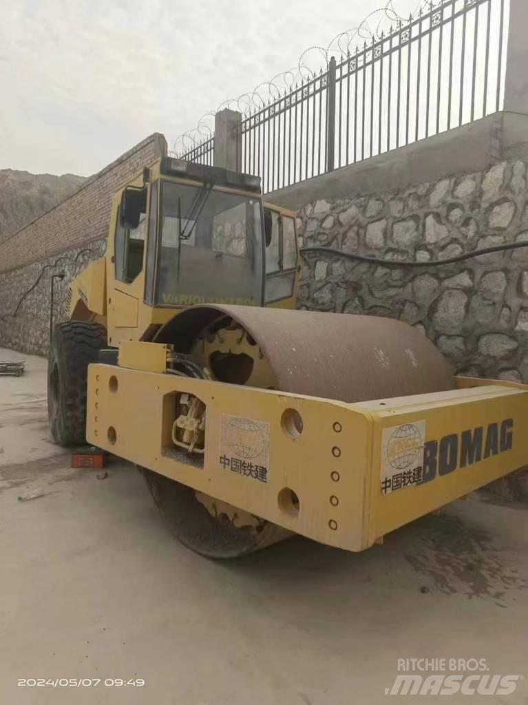 Bomag bw225d-3 单轮压路机