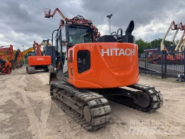 Hitachi ZX 135 US-6 履带挖掘机