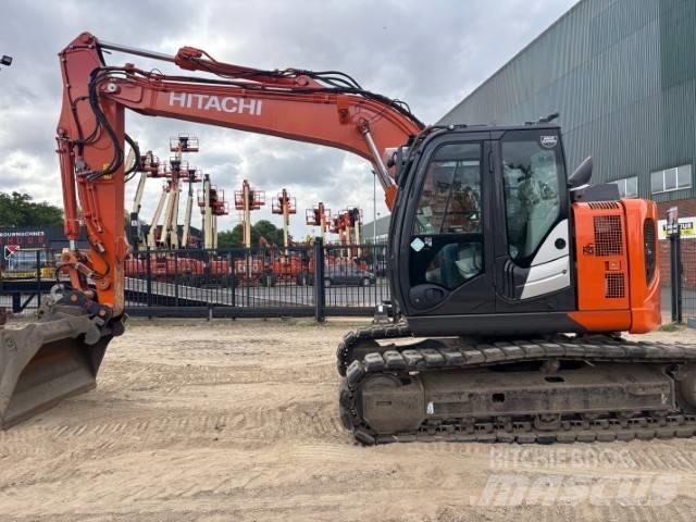 Hitachi ZX 135 US-6 履带挖掘机