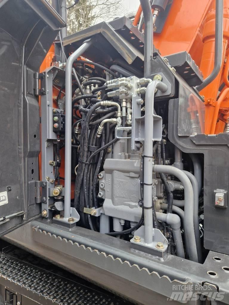 Hitachi ZX 145 W-6 轮式挖掘机