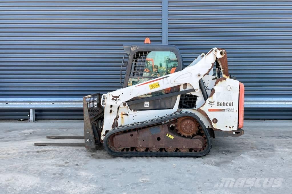 Bobcat T 590 滑移装载机