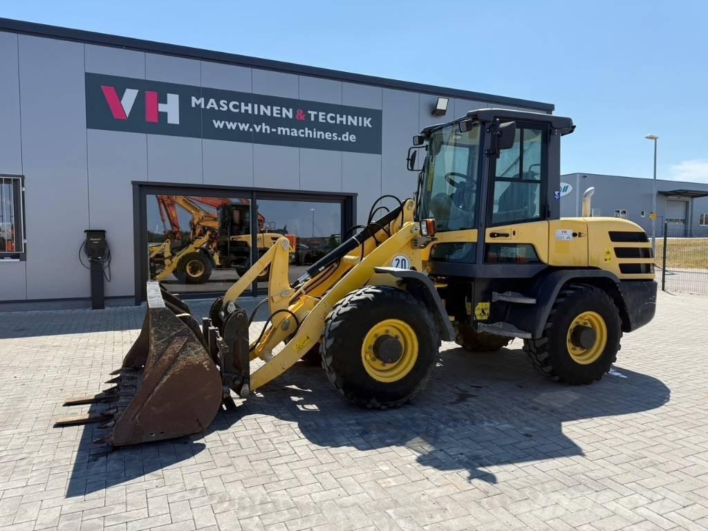 Yanmar V 80 轮式装载机