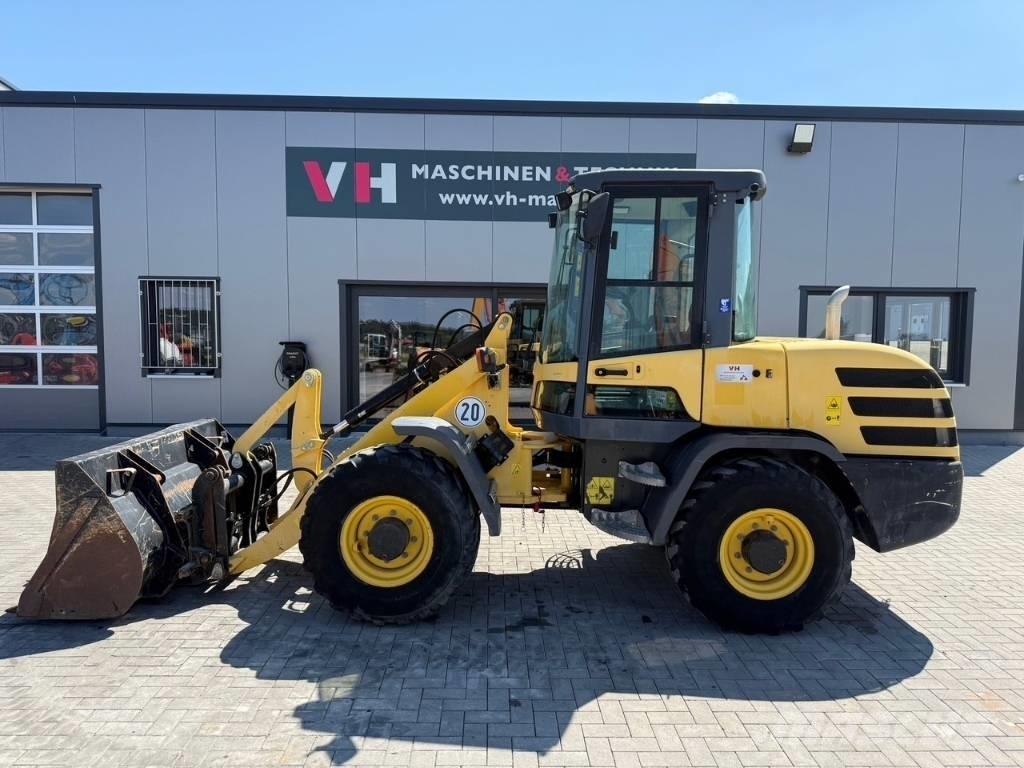 Yanmar V 80 轮式装载机