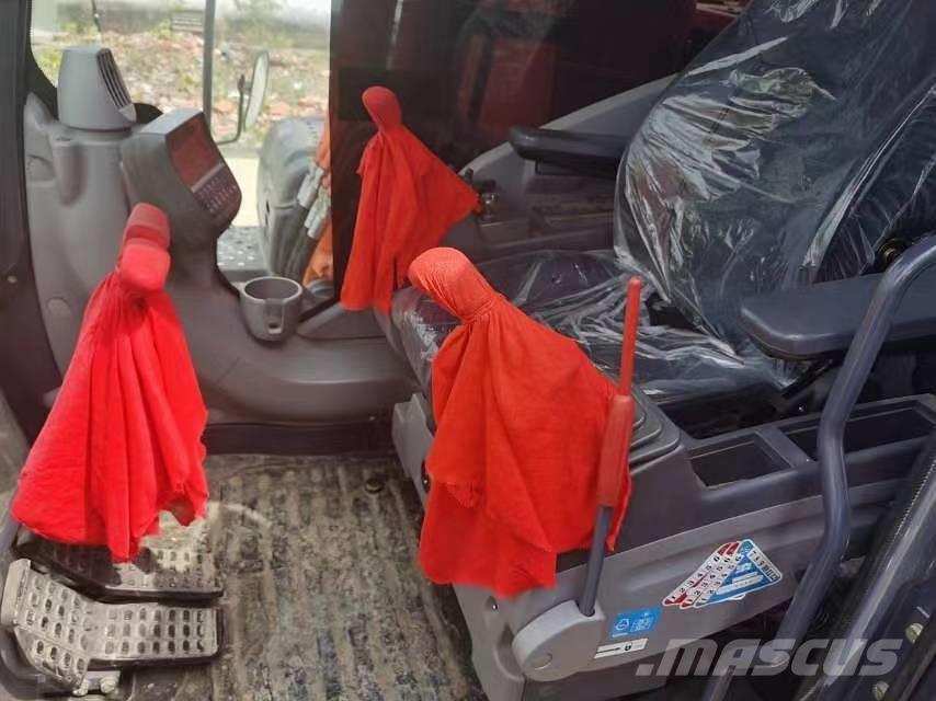 Hitachi ZX 210 履带挖掘机