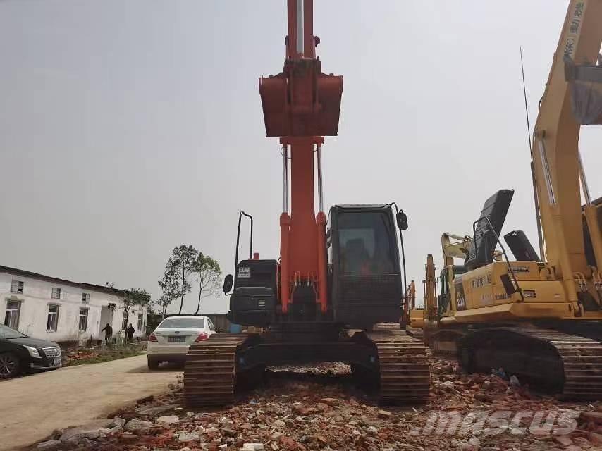 Hitachi ZX 210 履带挖掘机