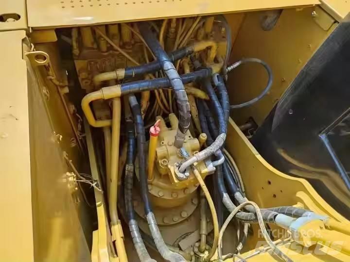 CAT CAT323D2L 履带挖掘机