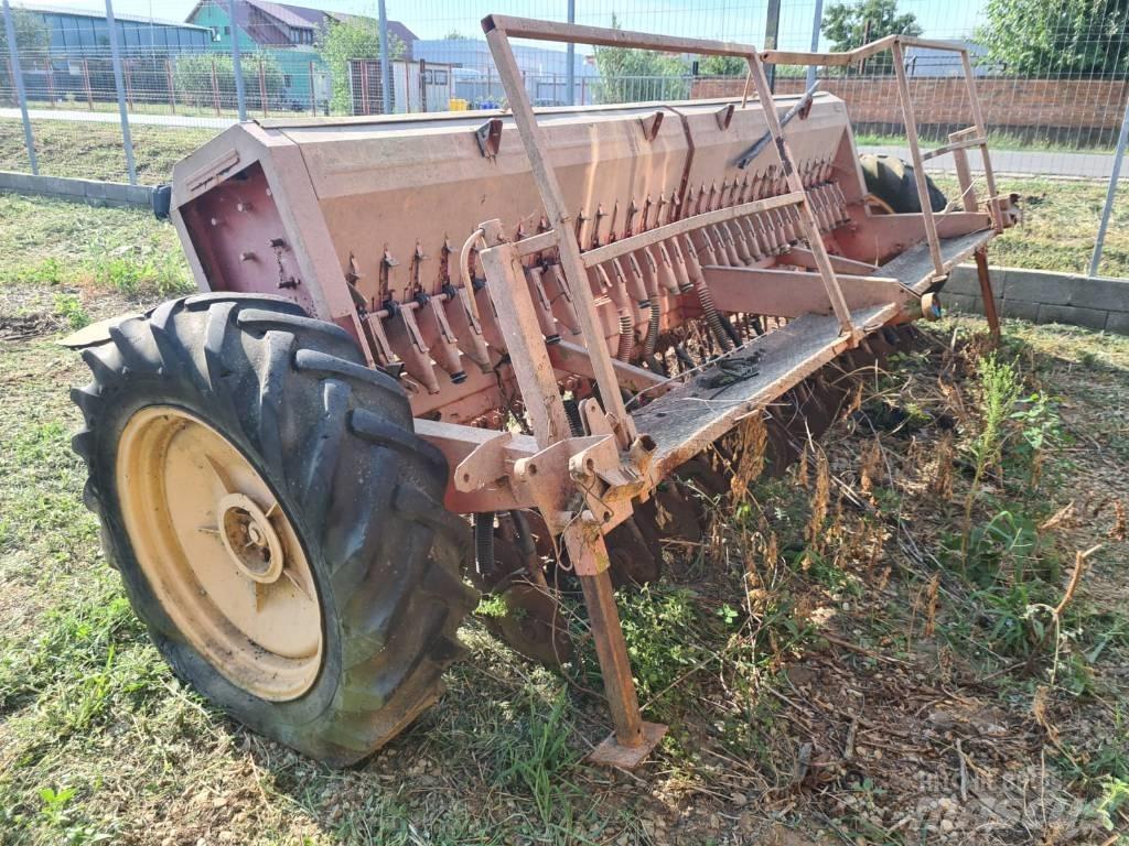 Kuhn 4M 多功能条播机