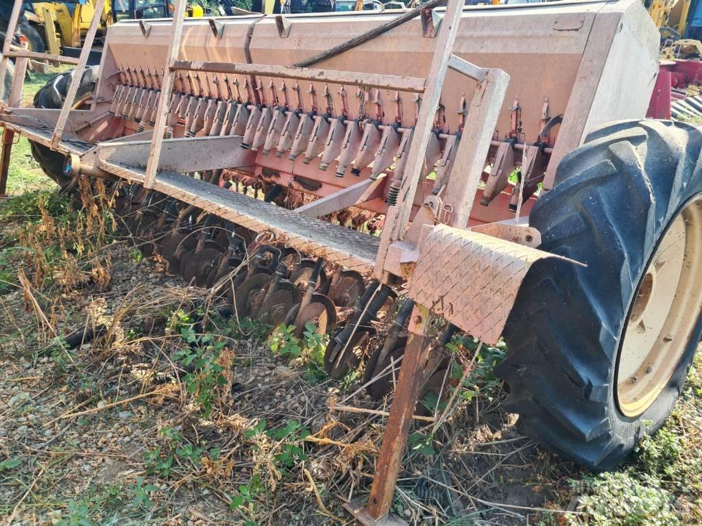 Kuhn 4M 多功能条播机