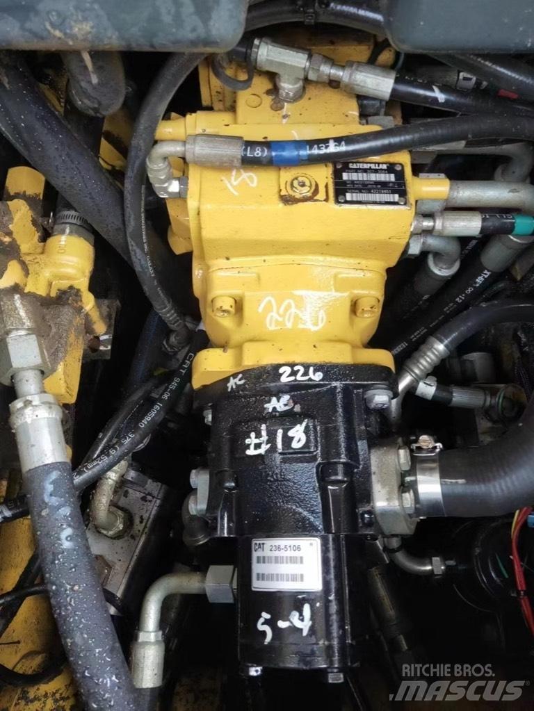 CAT 226 B 滑移装载机