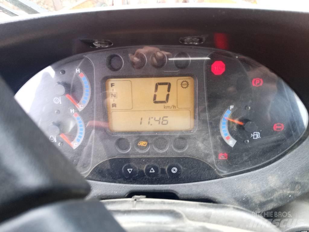 Hitachi ZW 220 轮式装载机