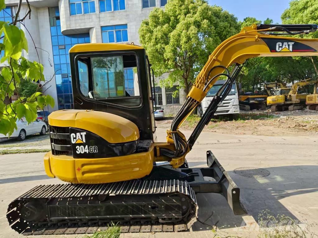 CAT 304 CR 小型挖掘机