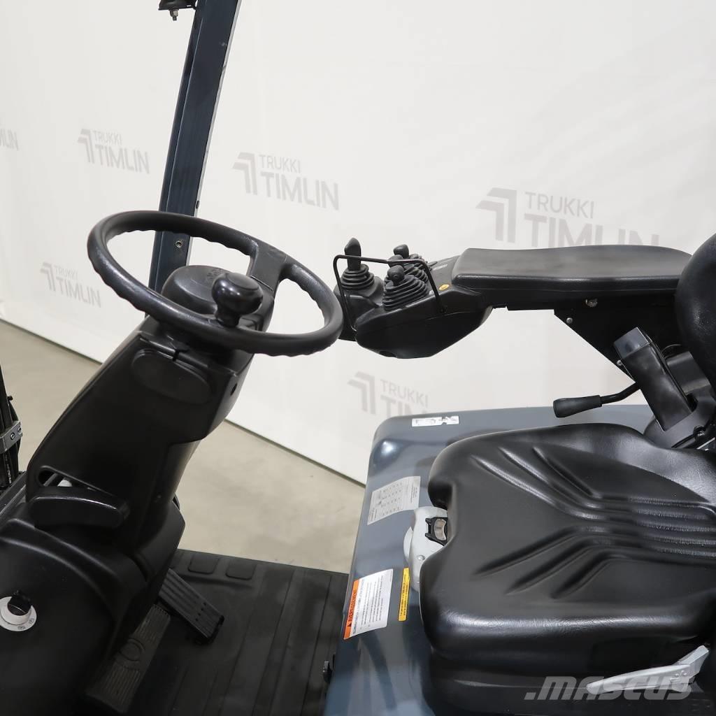 Toyota 8FBMT25 电动叉车