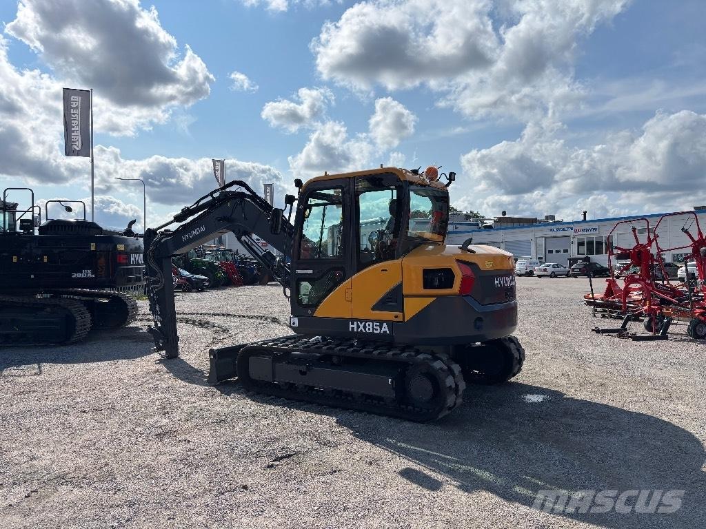 Hyundai HX85A 中型挖掘机