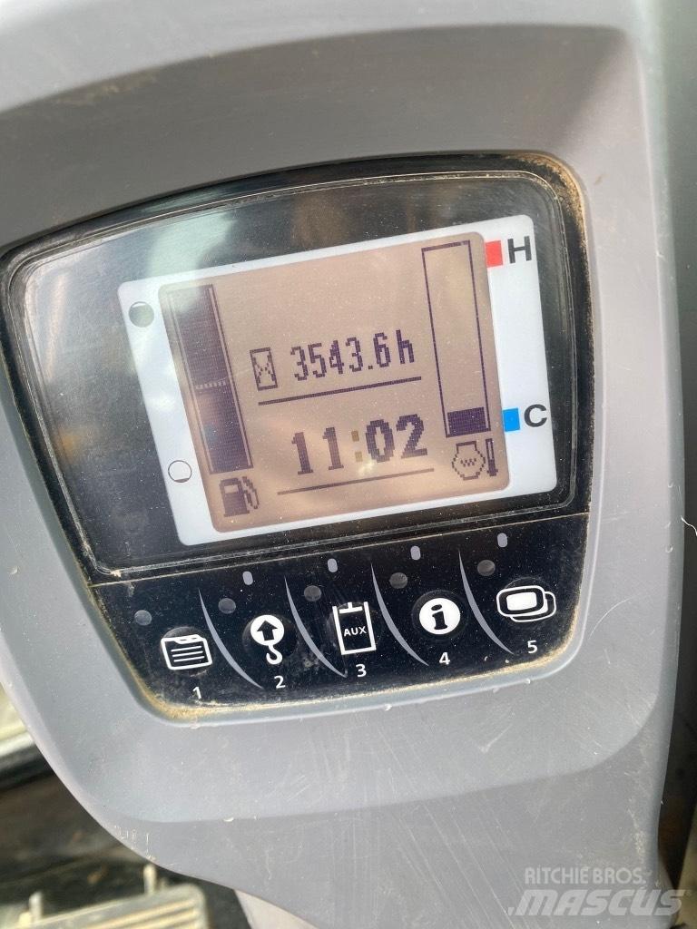 Kubota KX 080-4 中型挖掘机