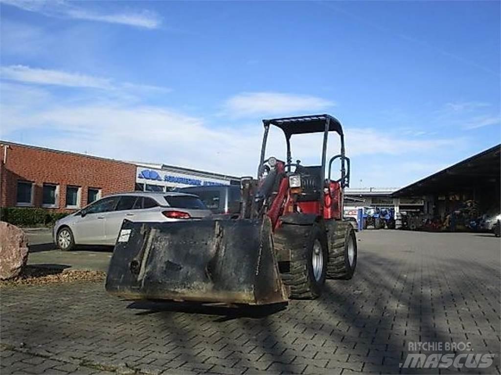 Schäffer 2430 轮式装载机