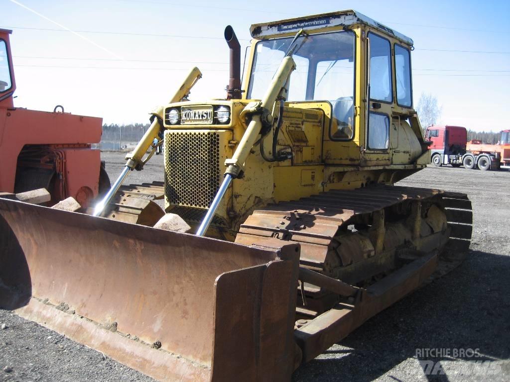 Komatsu D53P-16 履带式推土机