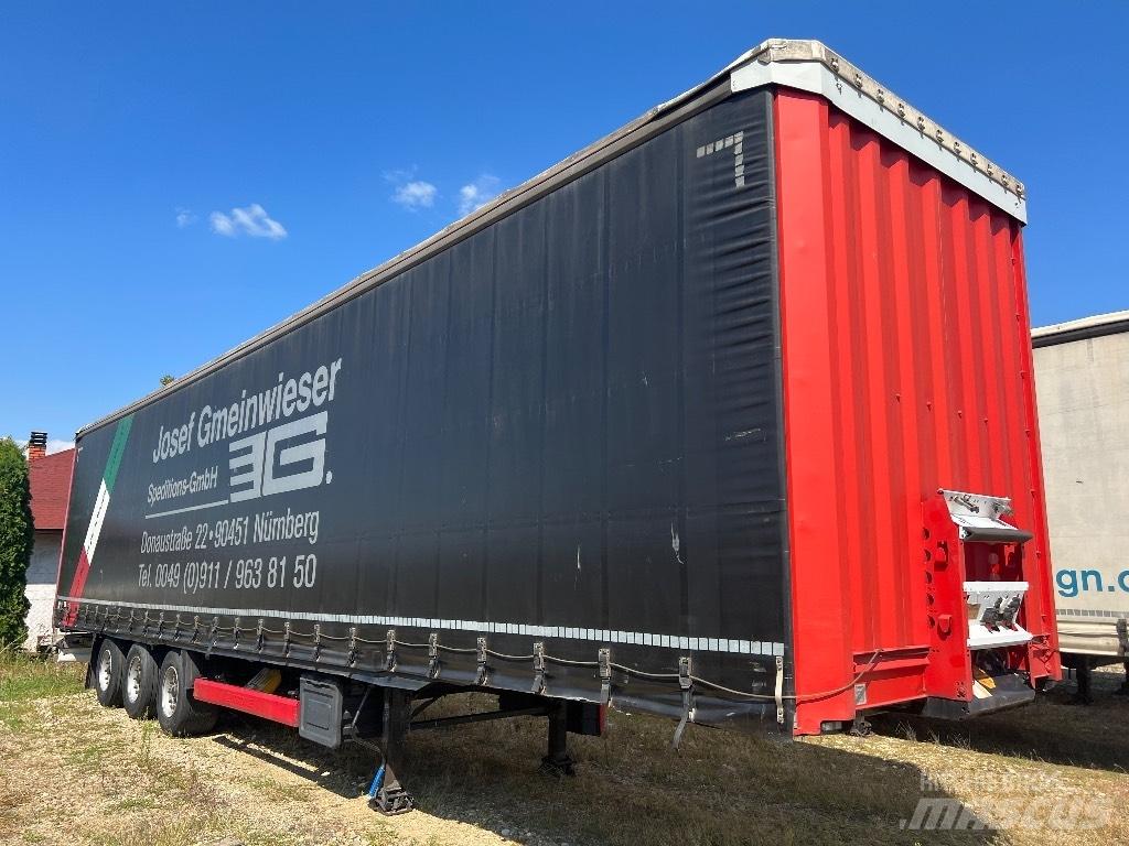 Krone MEGA 侧帘半挂车