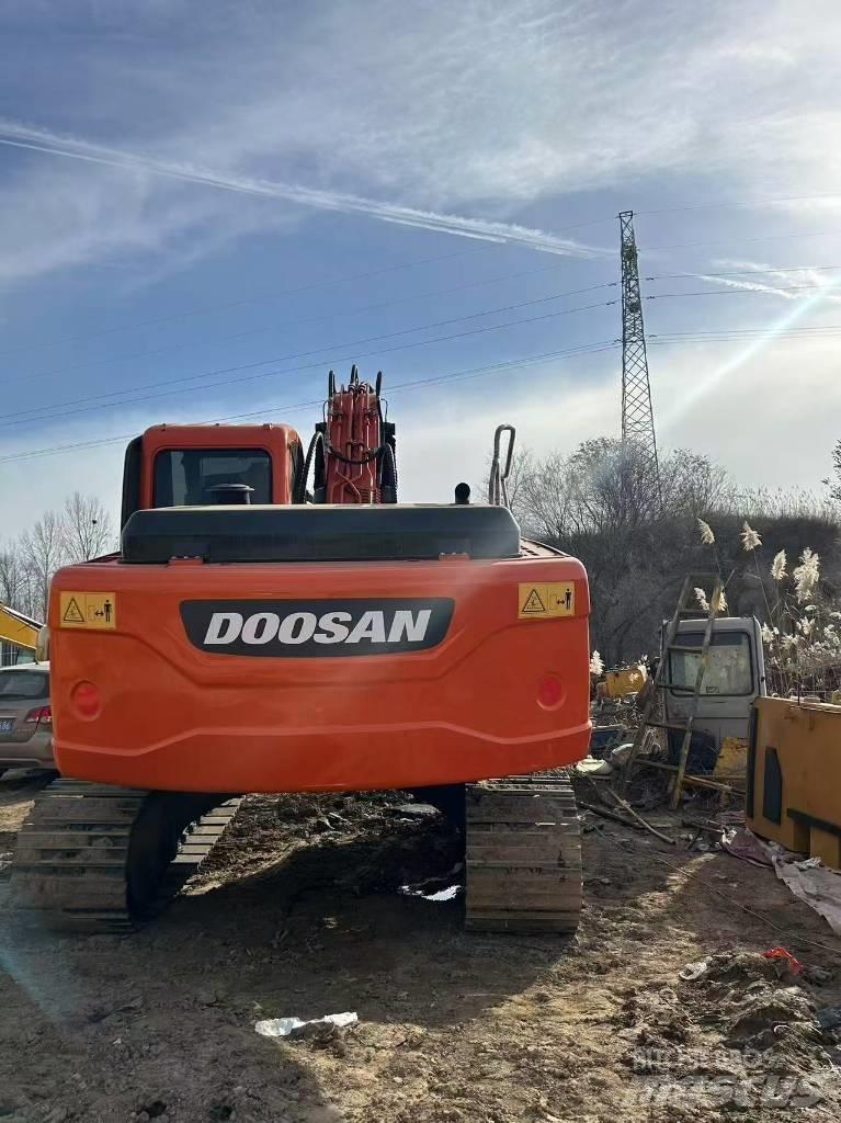 Doosan DX225LC-9C 履带挖掘机